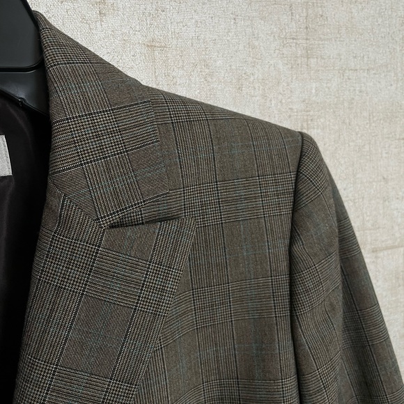 Blazer - Picture 4 of 7